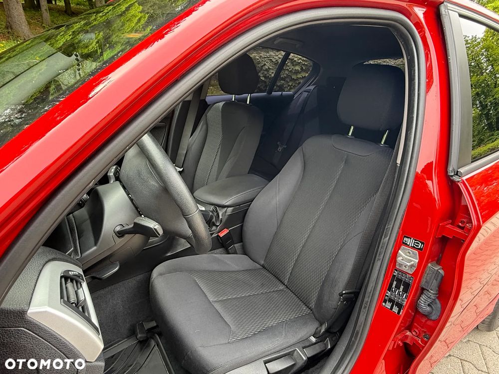 BMW Seria 1 116i - 13