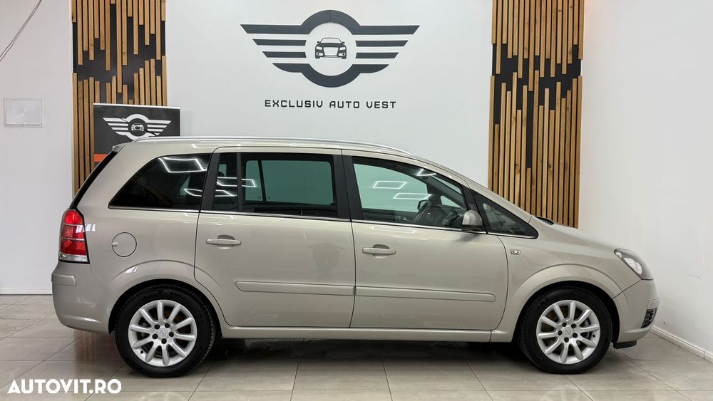 Opel Zafira 1.9 CDTI - 12