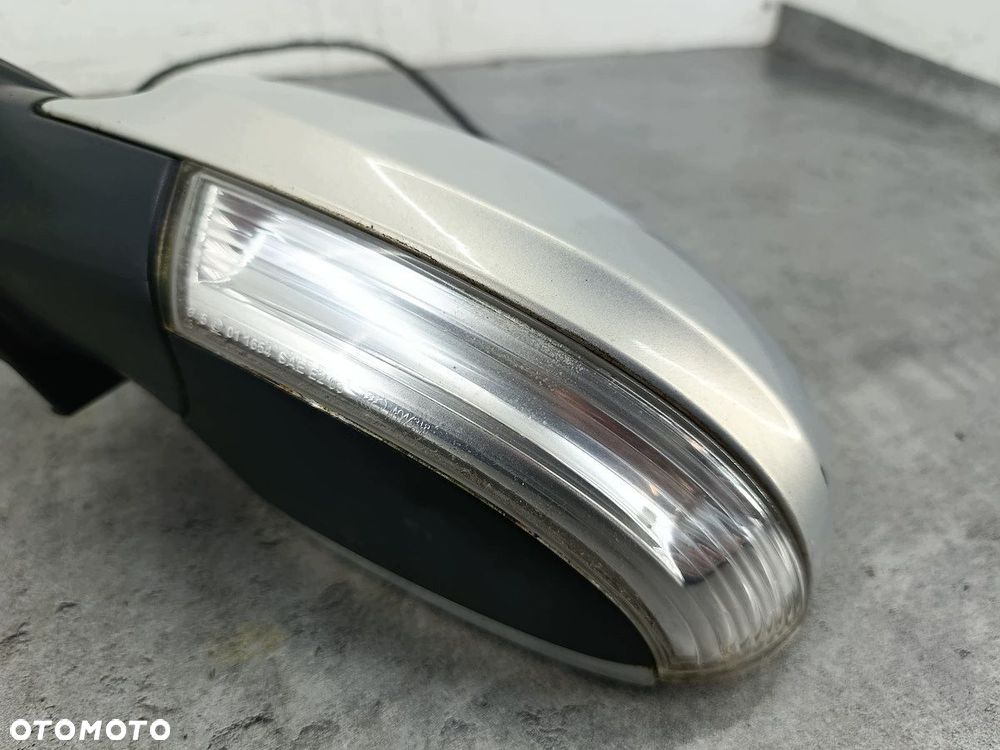 LUSTERKO LEWE VW PASSAT B6 3C0857933  LR7L - 3