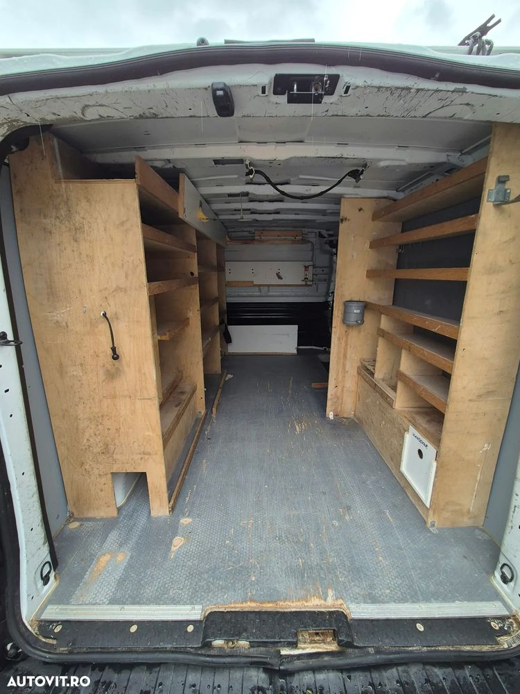Renault Trafic - 10