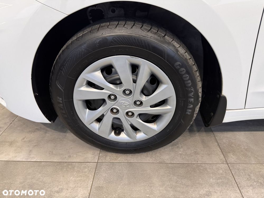 Hyundai Elantra - 10