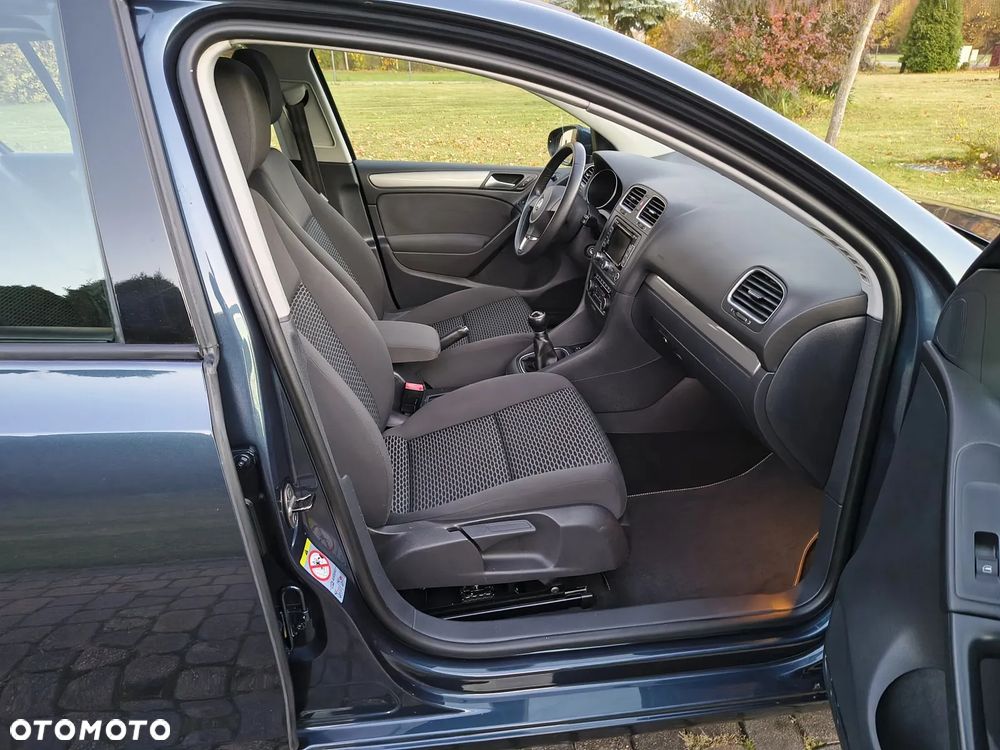 Volkswagen Golf 1.6 TDI BlueMotion Technology Cup - 19