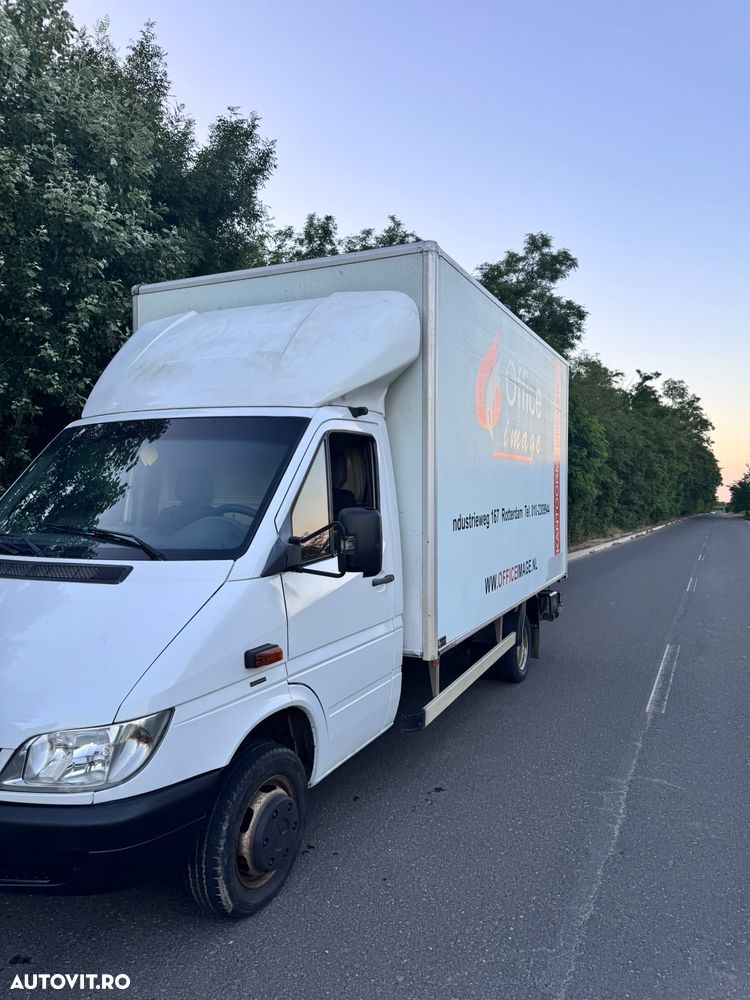 Mercedes-Benz Sprinter - 4