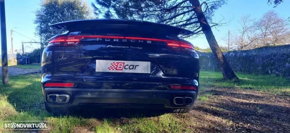 Porsche Panamera Turbo Executive - 12