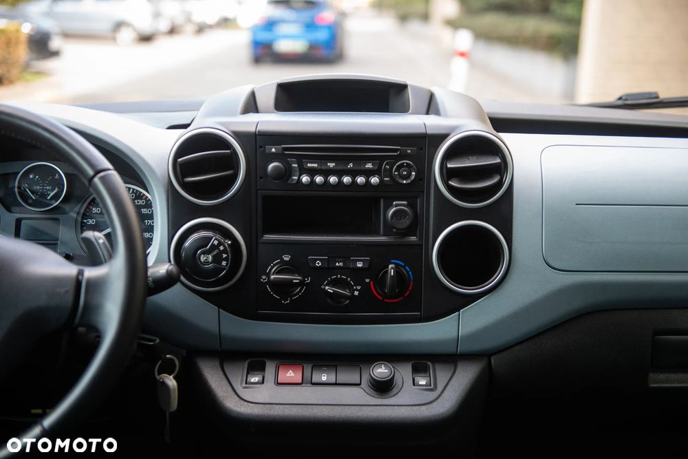 Citroën Berlingo Multispace e-HDi 90 FAP EGS6 Exclusive - 28