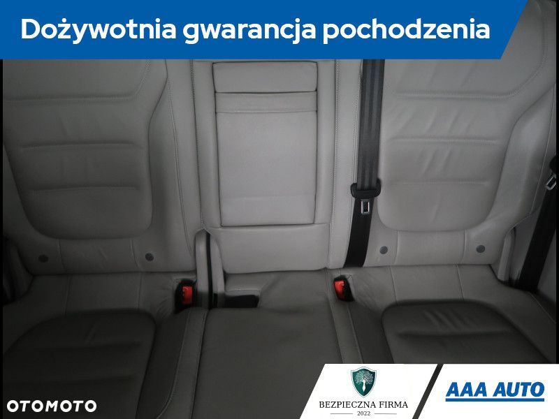 Volkswagen Touareg - 11
