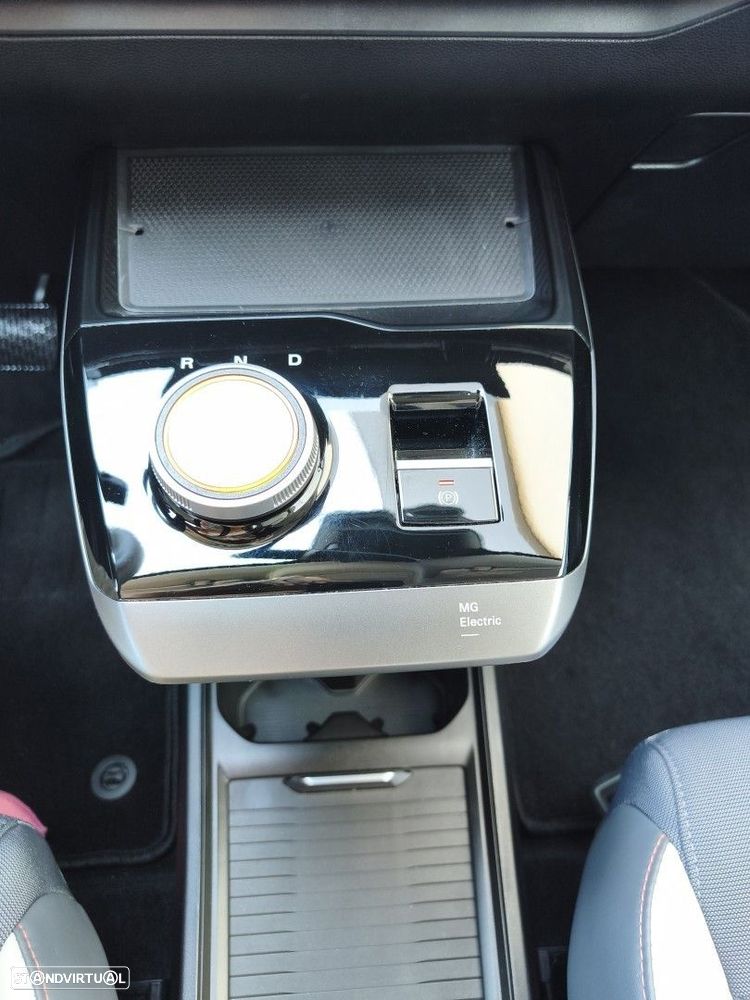 MG MG4 64 kWh Luxury - 31