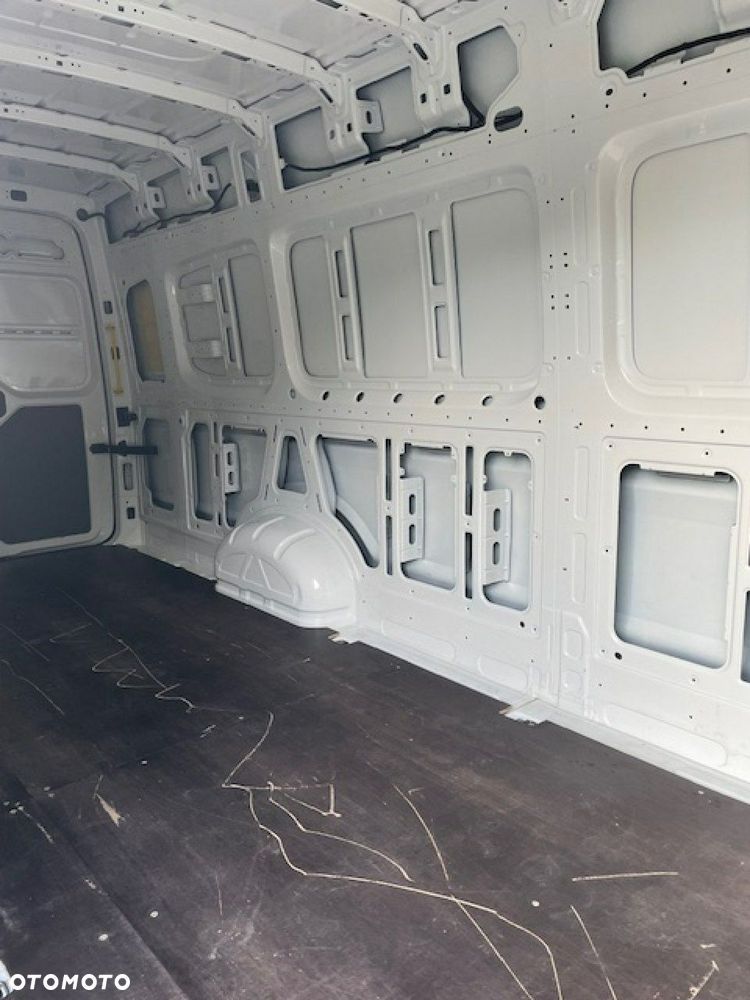 Volkswagen Crafter - 24