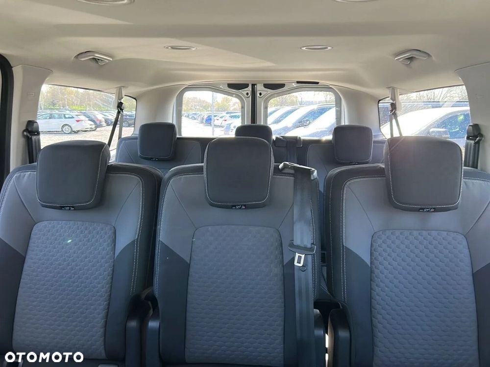 Volkswagen Caravelle - 18