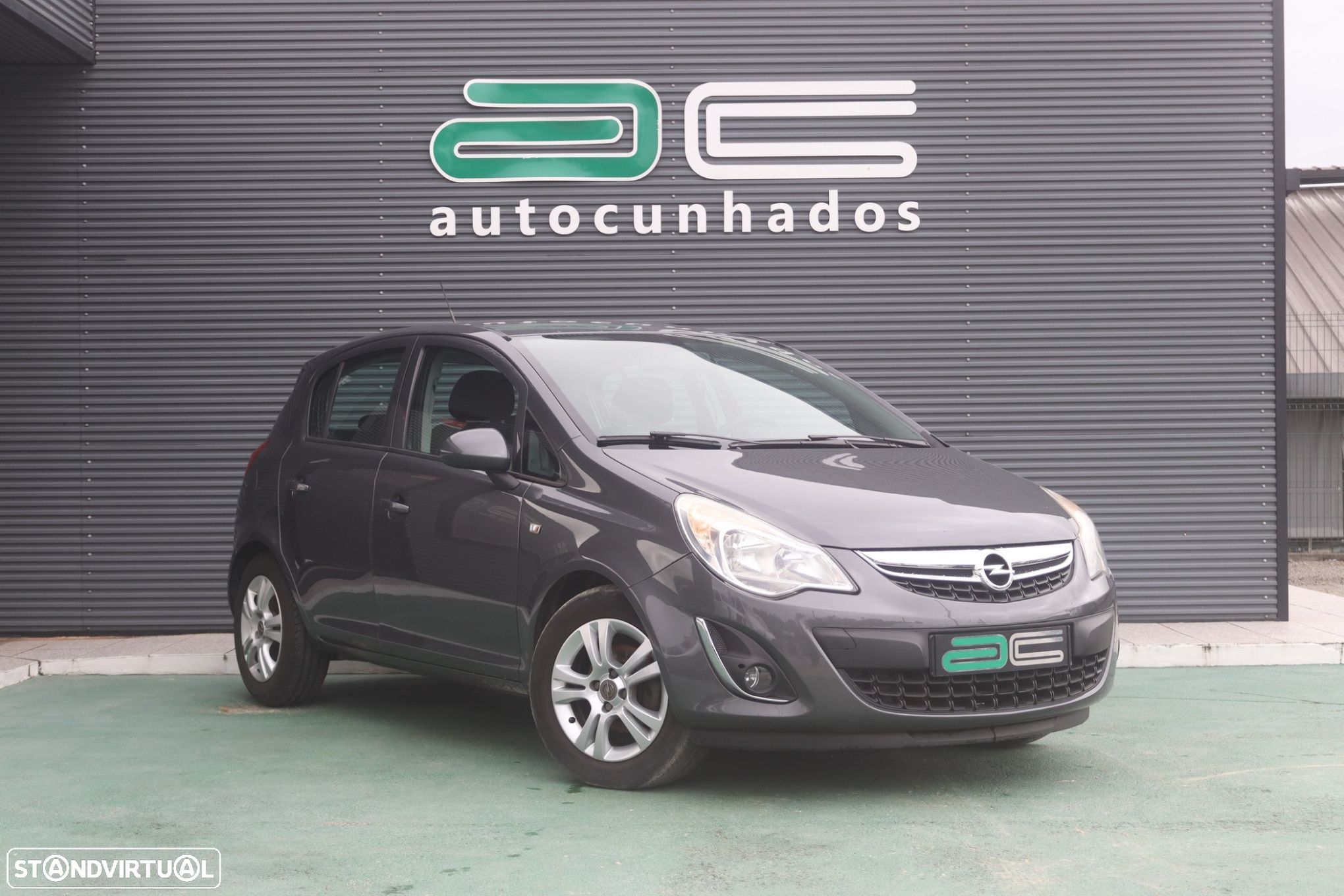 Opel Corsa 1.2 Enjoy - 1
