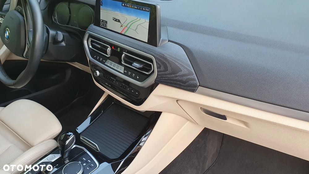 BMW X3 xDrive20d mHEV - 16
