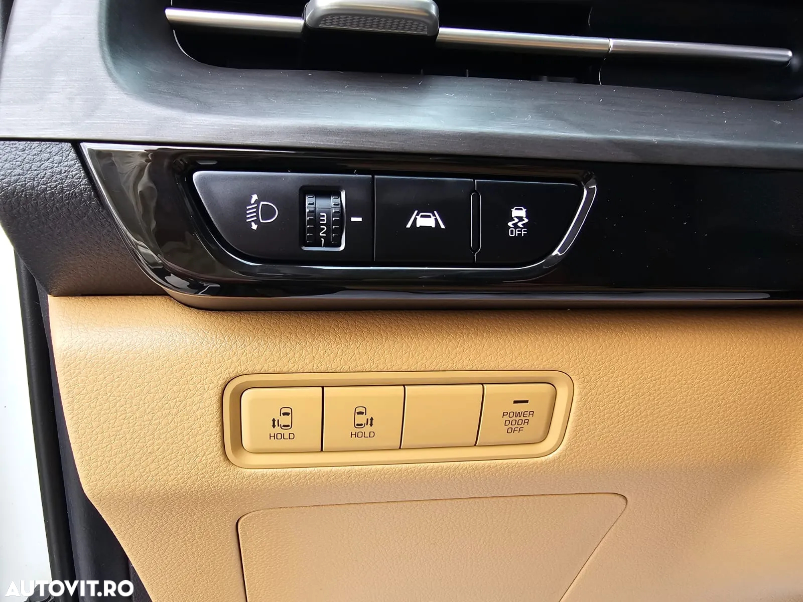 Kia Carnival - 31