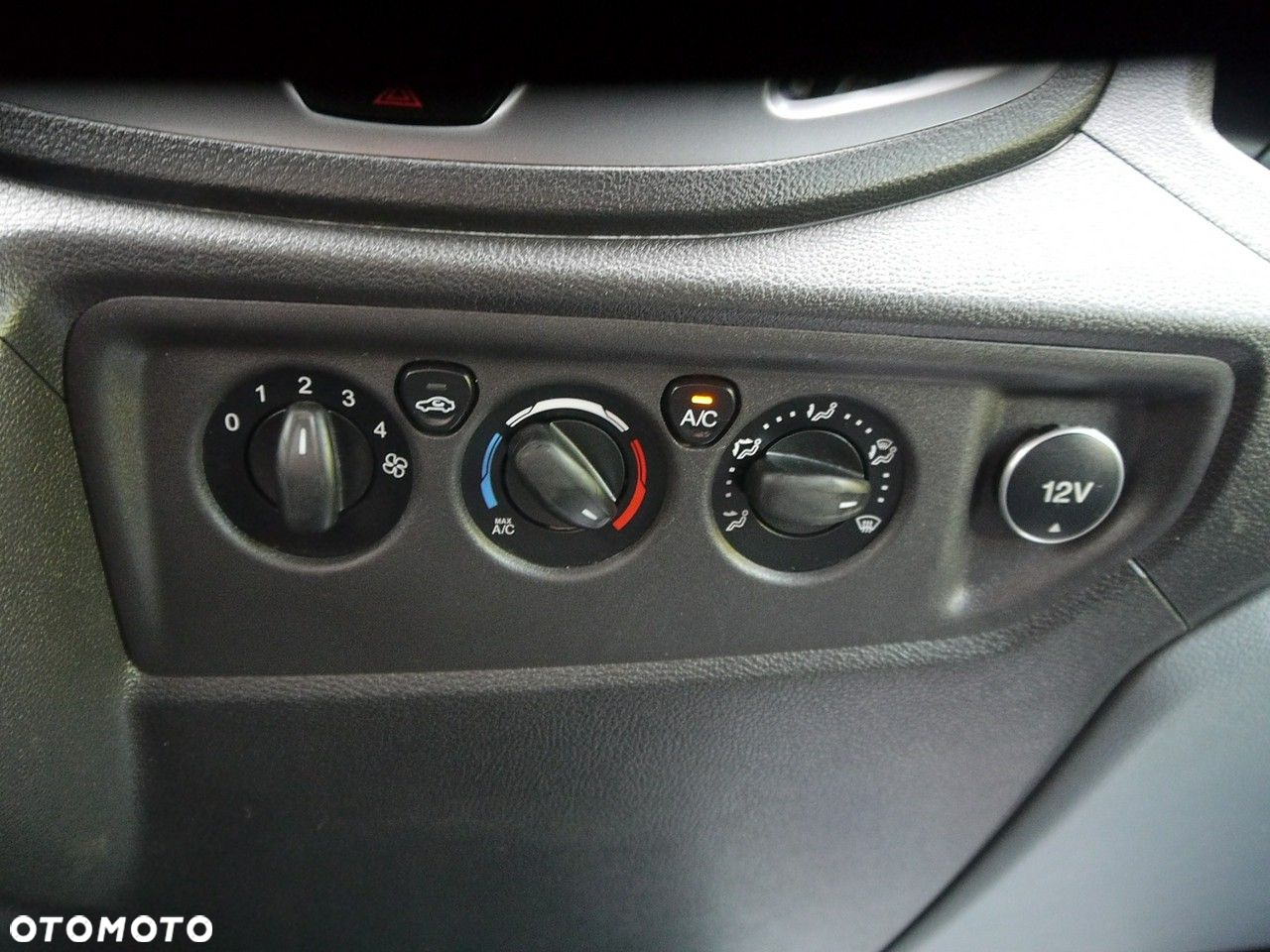 Ford Transit - 26