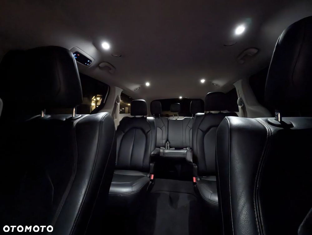 Chrysler Pacifica - 39