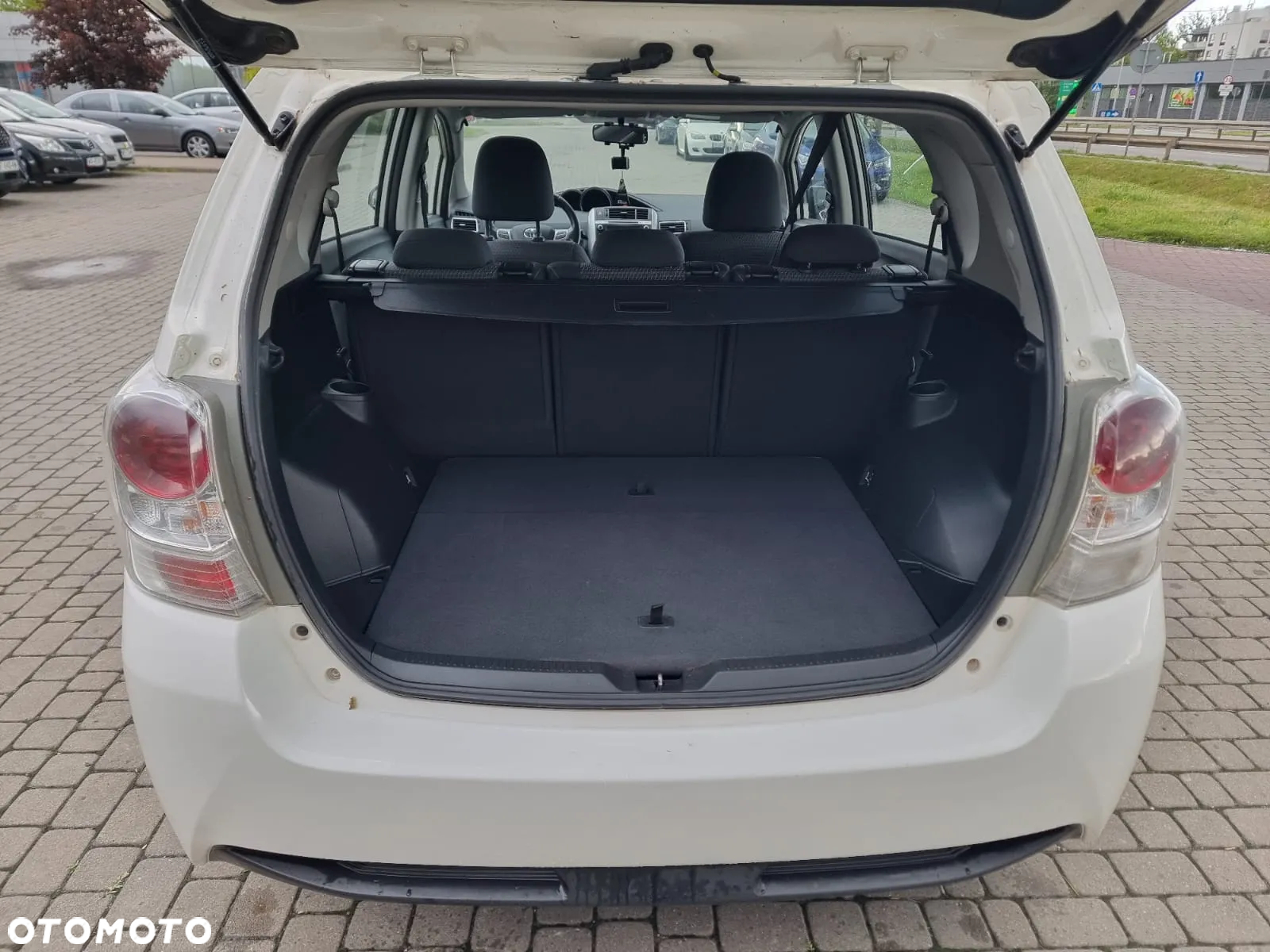 Toyota Verso 2.0 D-4D Premium - 12