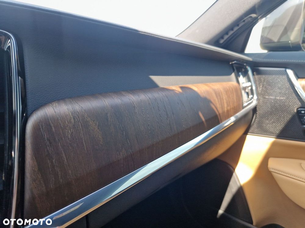 Volvo V90 Cross Country - 25