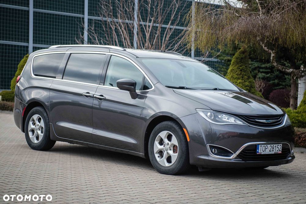 Chrysler Pacifica - 20