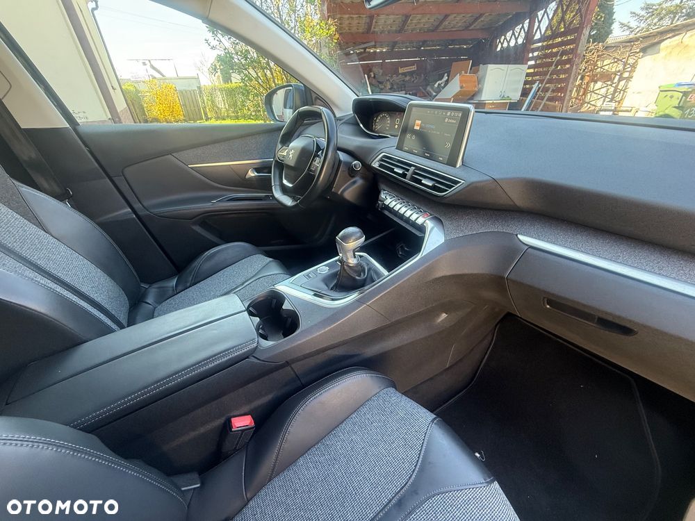 Peugeot 5008 BlueHDi 150 Allure - 26