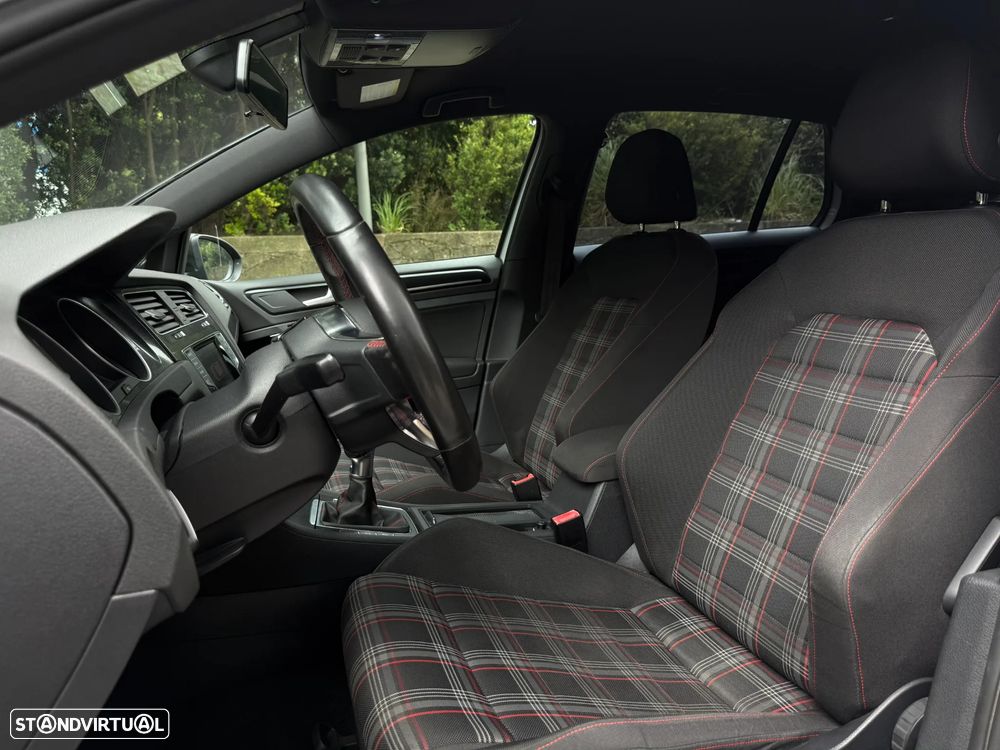 VW Golf GTI BlueMotion - 20