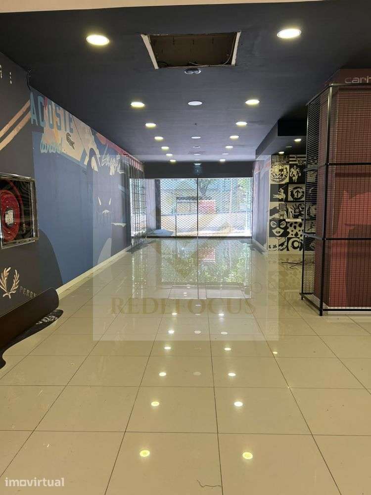 Excelente Loja para Arrendamento | Av. da Liberdade | Braga - Grande imagem: 2/19