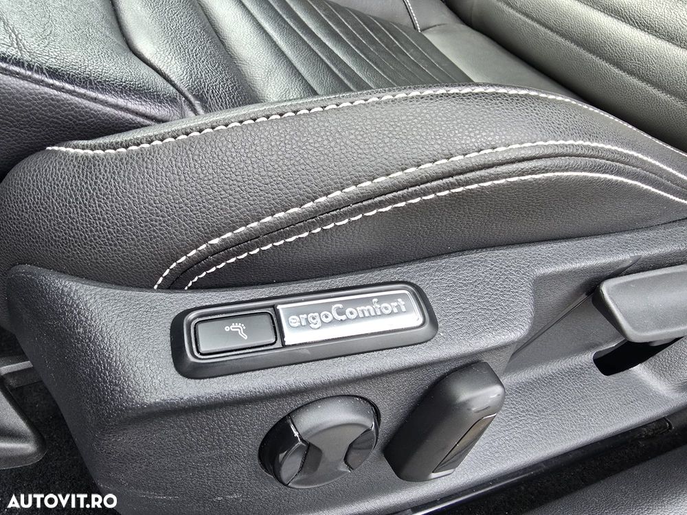 Volkswagen Passat 2.0 TDI SCR DSG Business - 16
