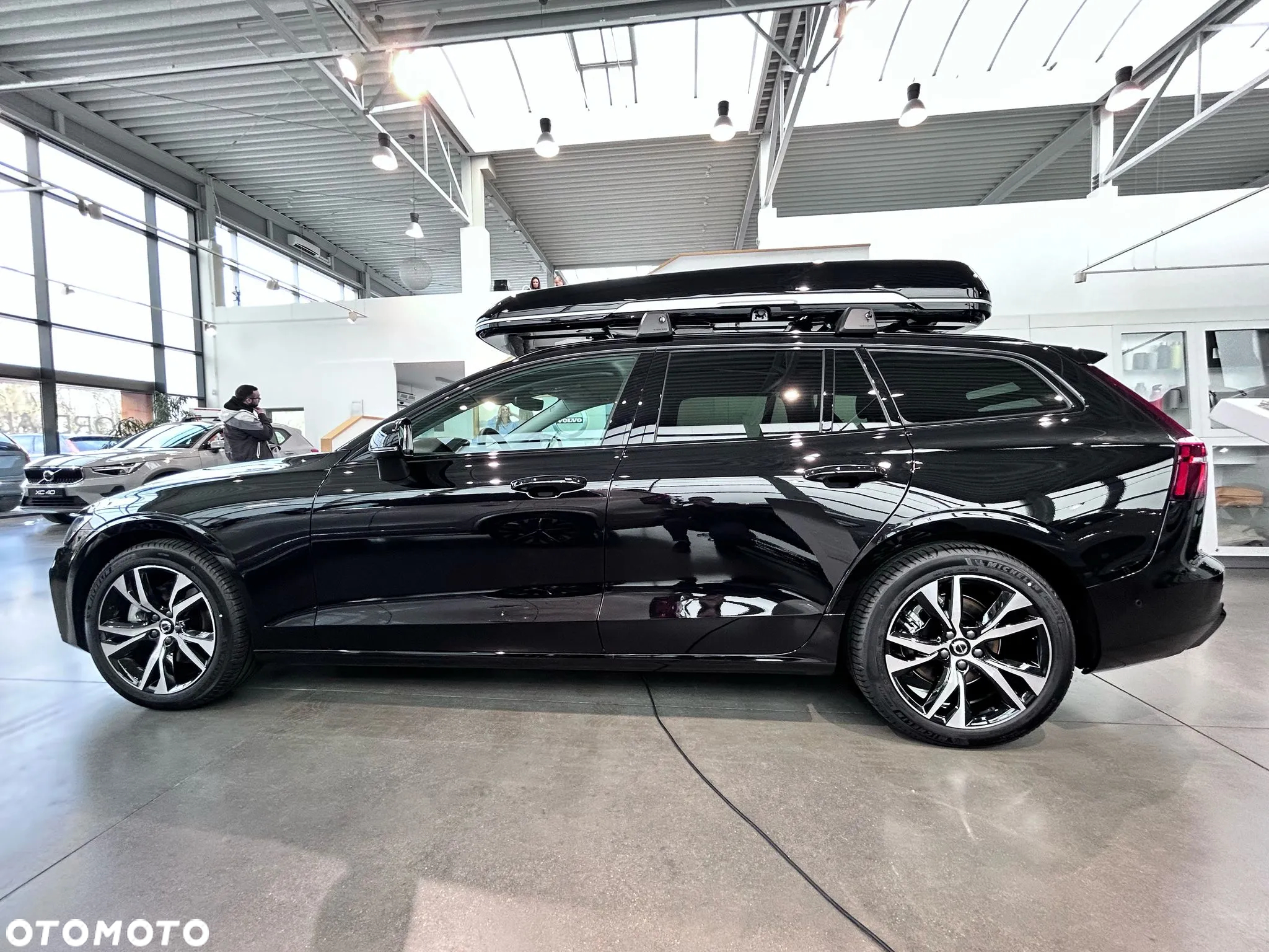 Volvo V60 B4 B Plus Dark - 8