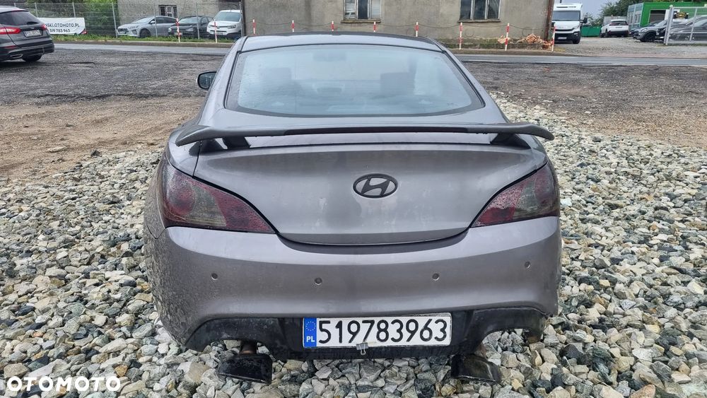 Hyundai Genesis - 16