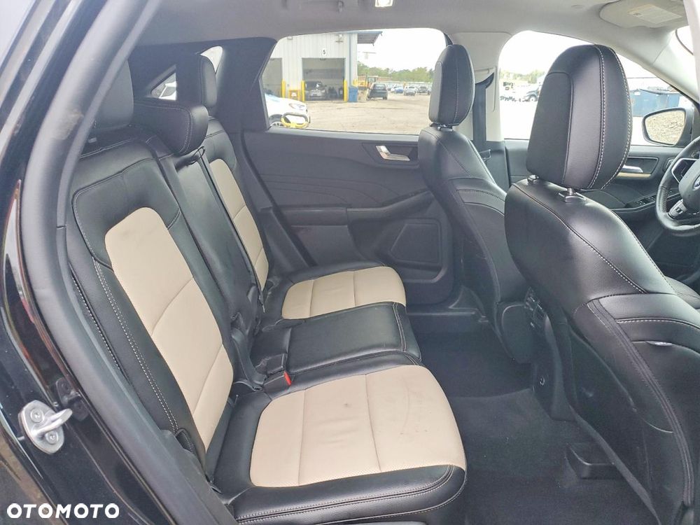 Ford Escape 2.0 EcoBoost AWD Titanium - 11