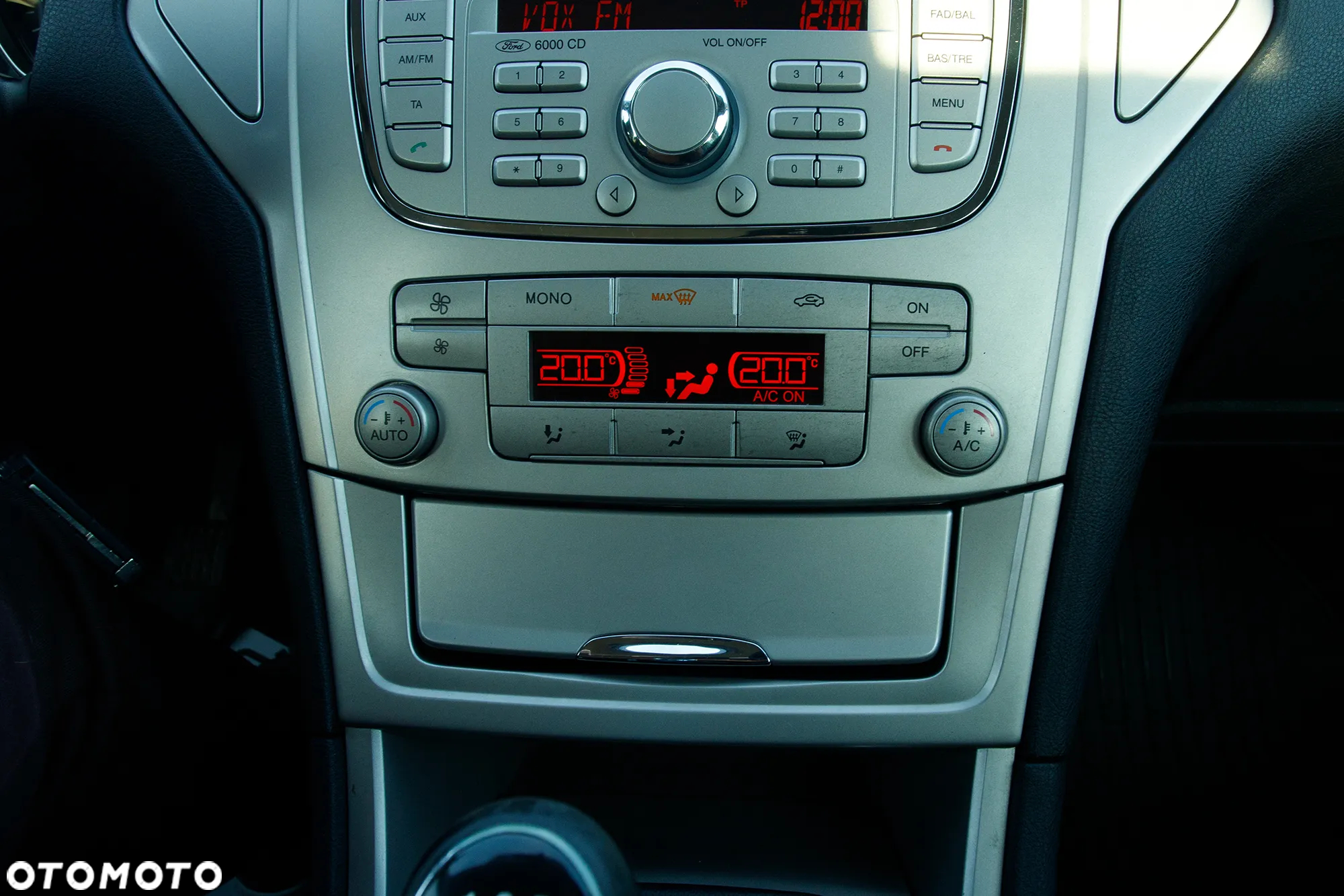 Ford Mondeo 2.0 FF Titanium - 34