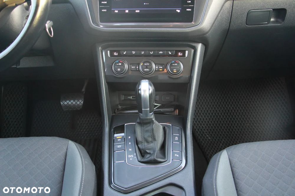 Volkswagen Tiguan - 9