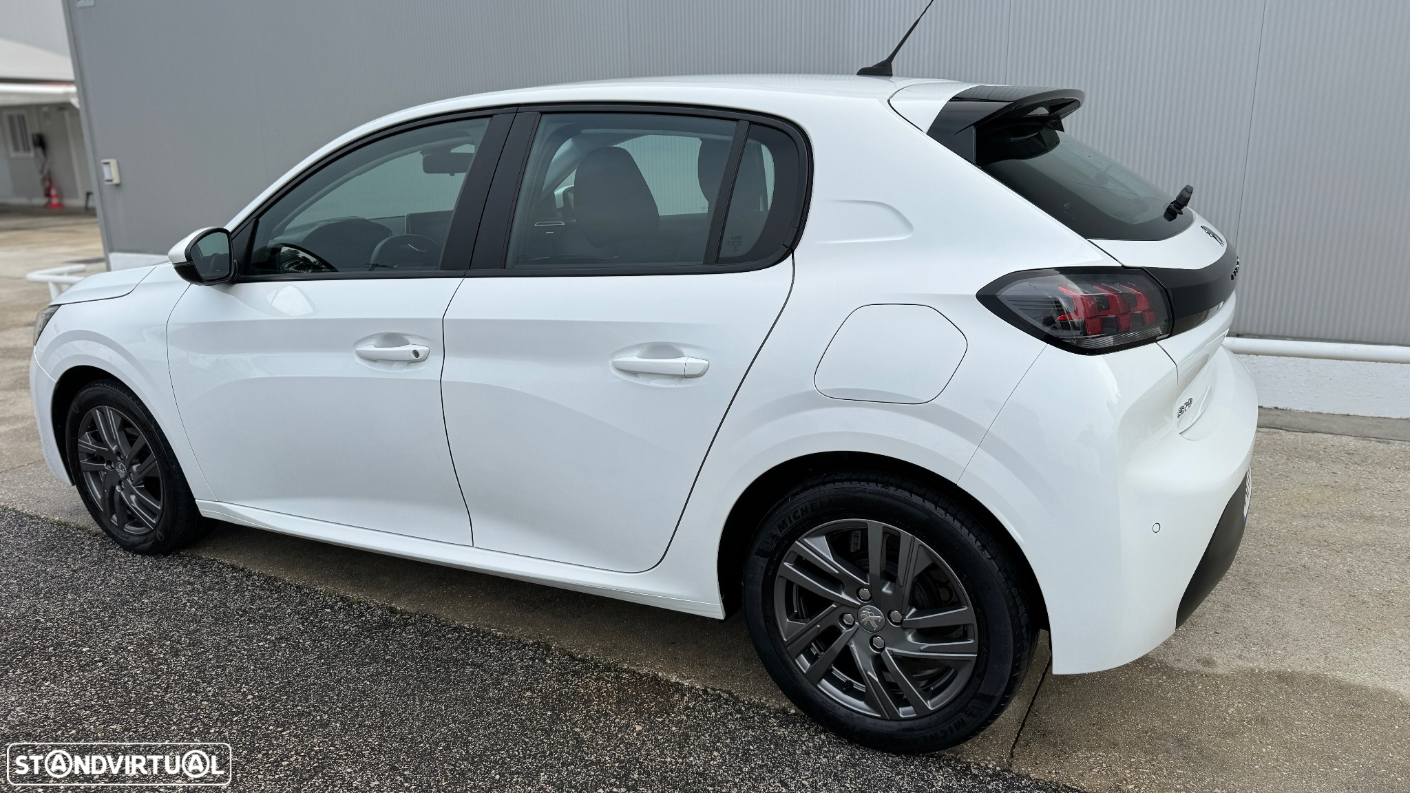 Peugeot 208 1.2 PureTech Active Pack - 19