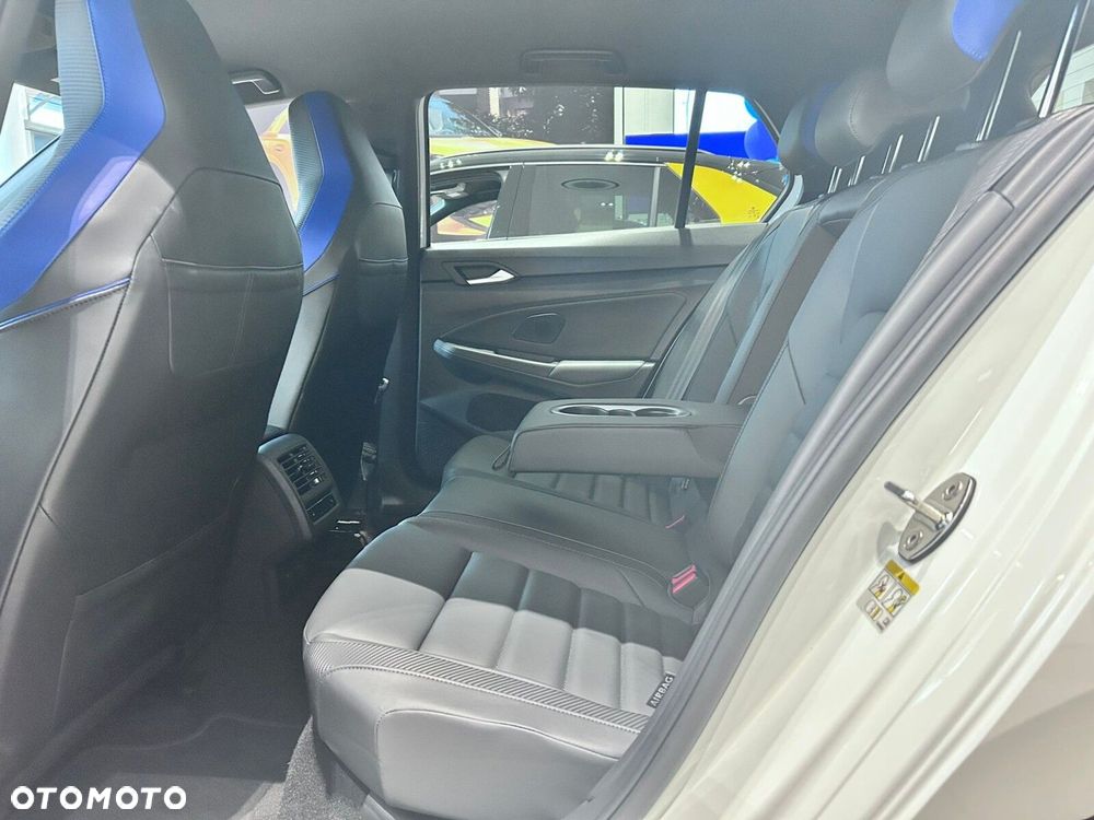 Volkswagen Golf - 17