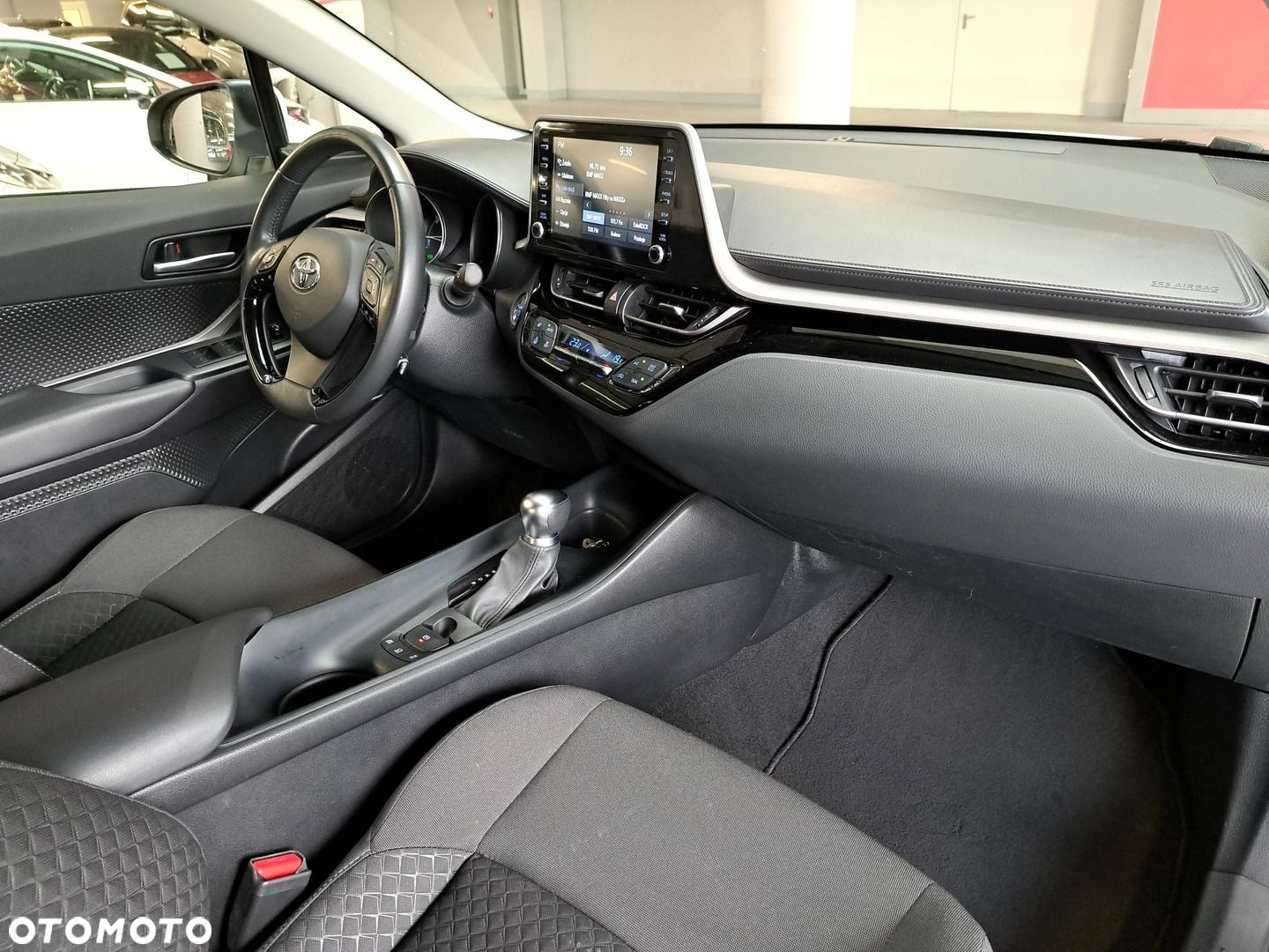 Toyota C-HR - 16