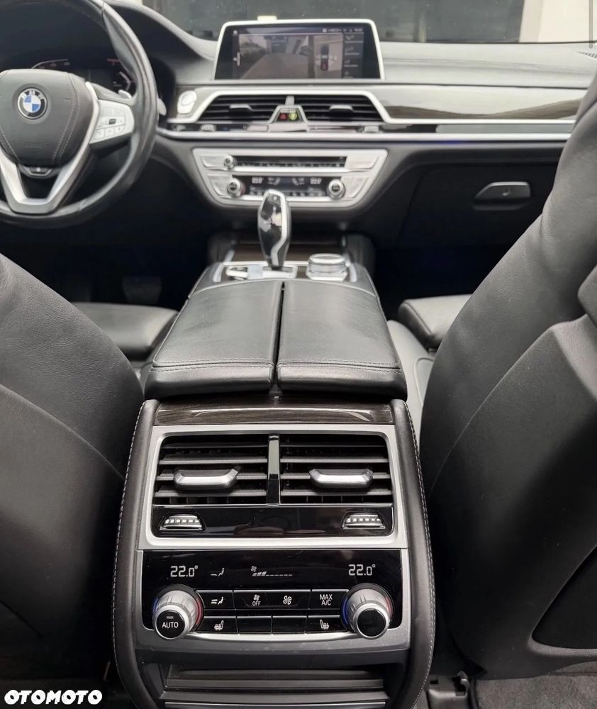 BMW Seria 7 740Li - 30