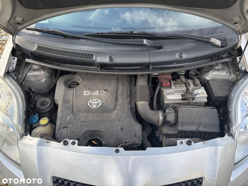 Toyota Yaris 1.4 D-4D Luna - 6
