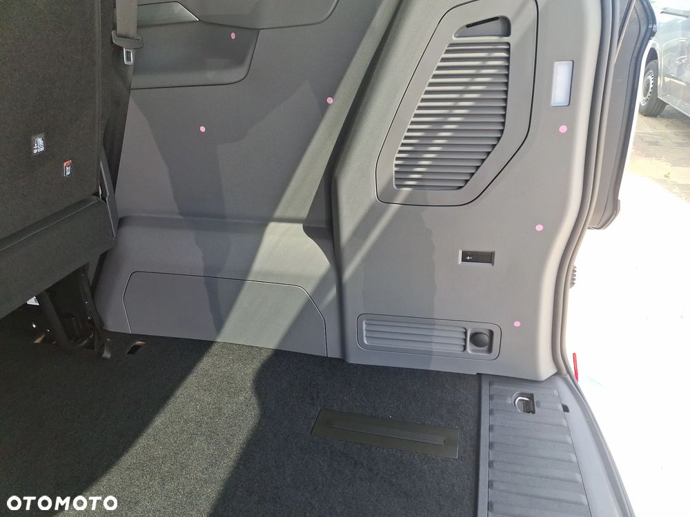 Volkswagen Caravelle - 21