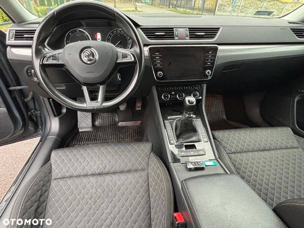 Skoda Superb 2.0 TDI Style - 17