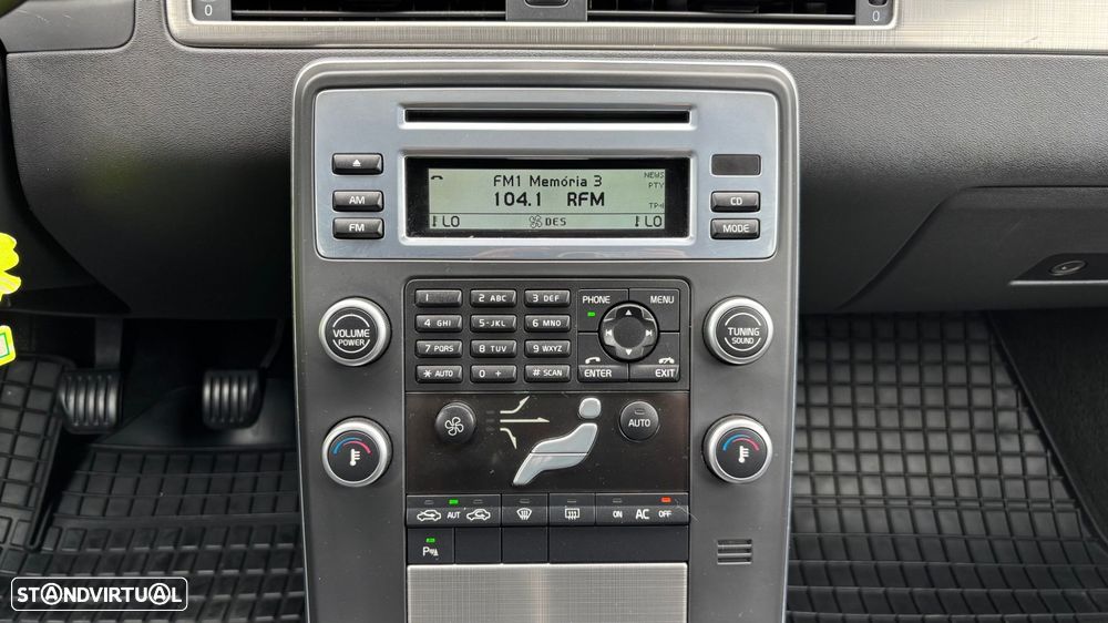 Volvo XC 70 2.0 D3 Drive Momentum - 13