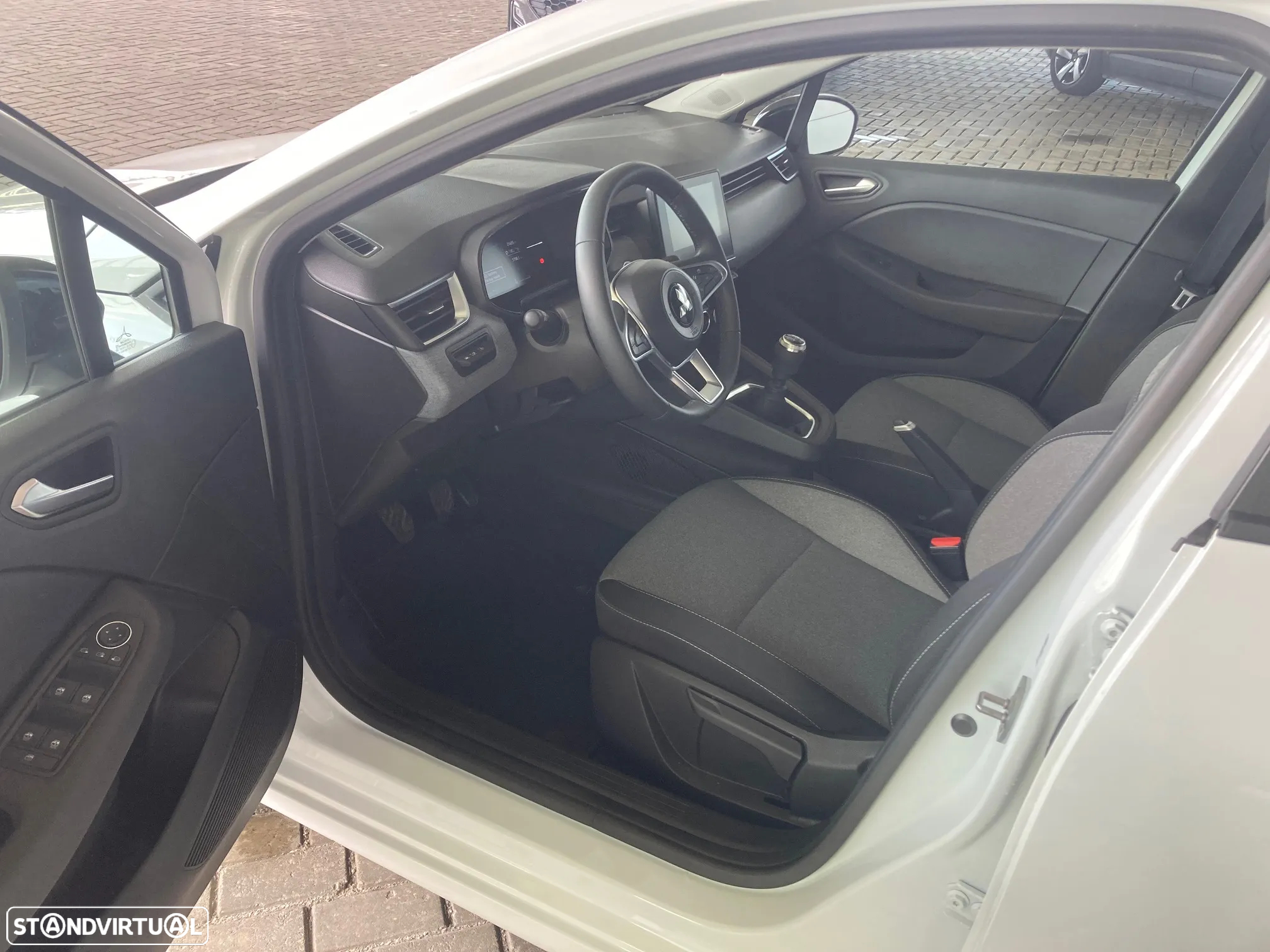 Mitsubishi Colt 1.0 MPI-T Invite - 6