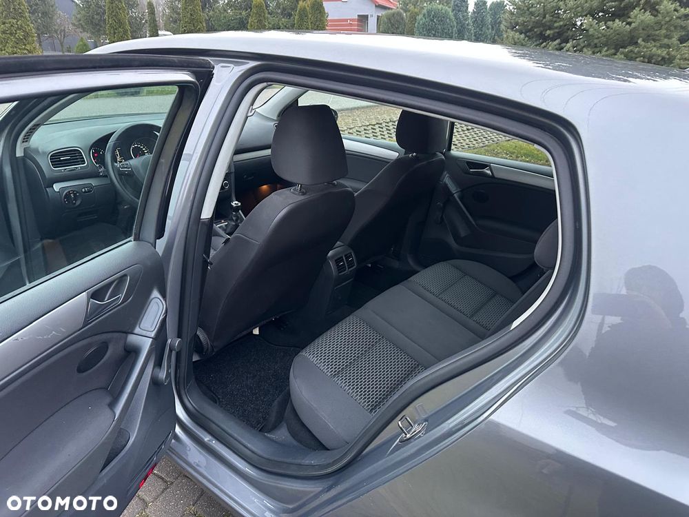 Volkswagen Golf 1.6 TDI DPF BlueMotion - 11