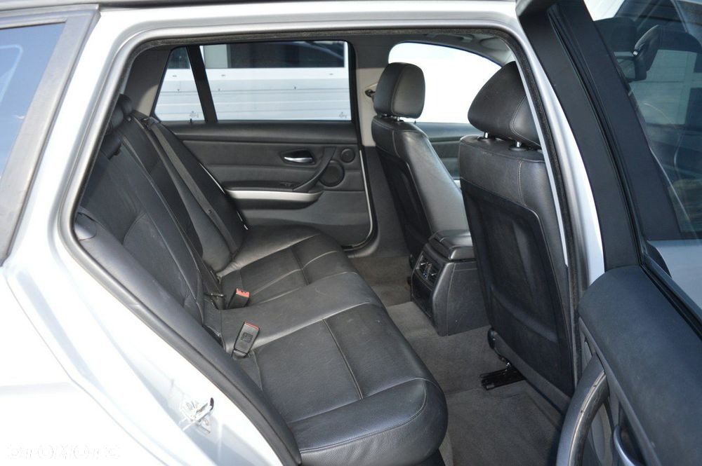 BMW Seria 3 320d - 26