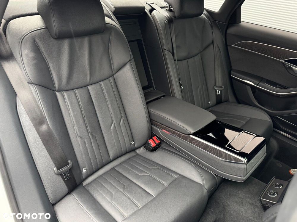 Audi A8 - 32
