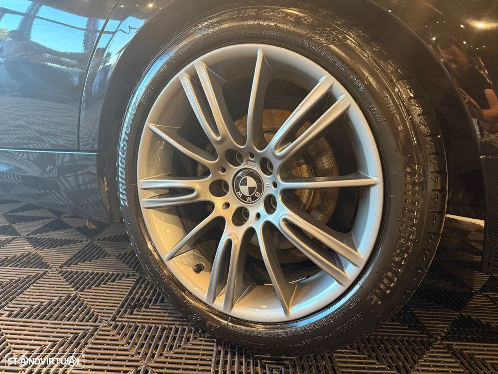 BMW 320 d Navigation Sport - 15