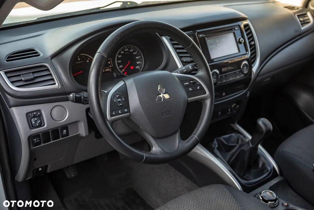 Mitsubishi L200 2.4 d DC Intense + - 30