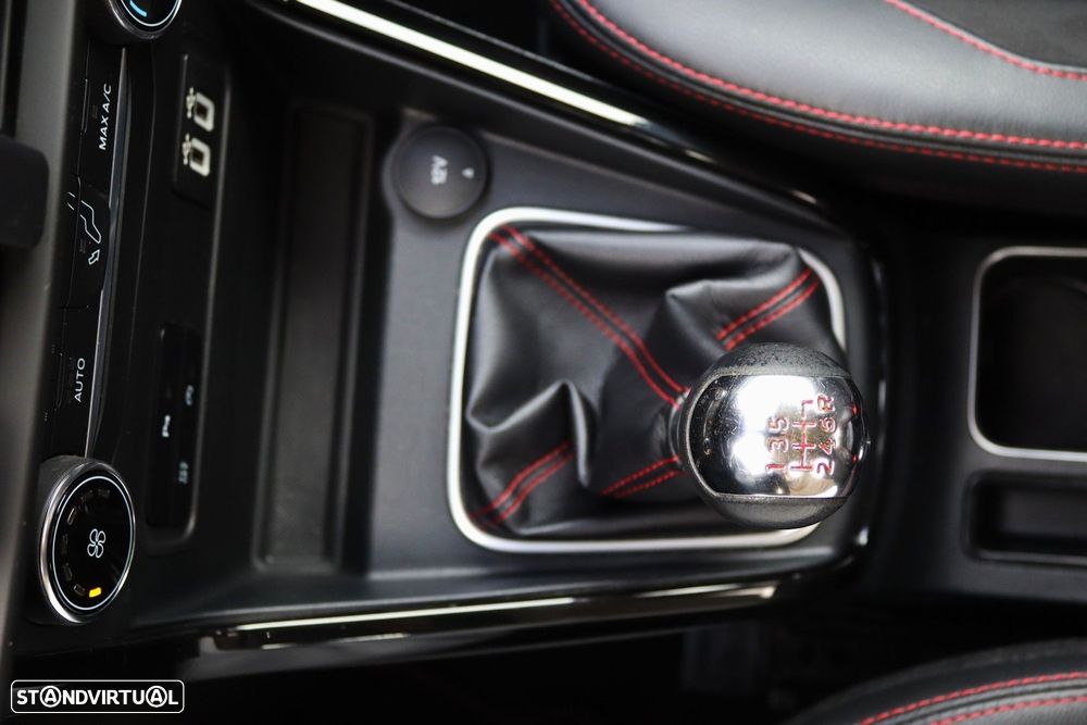 Ford EcoSport 1.0 EcoBoost ST-Line Black Edition - 31