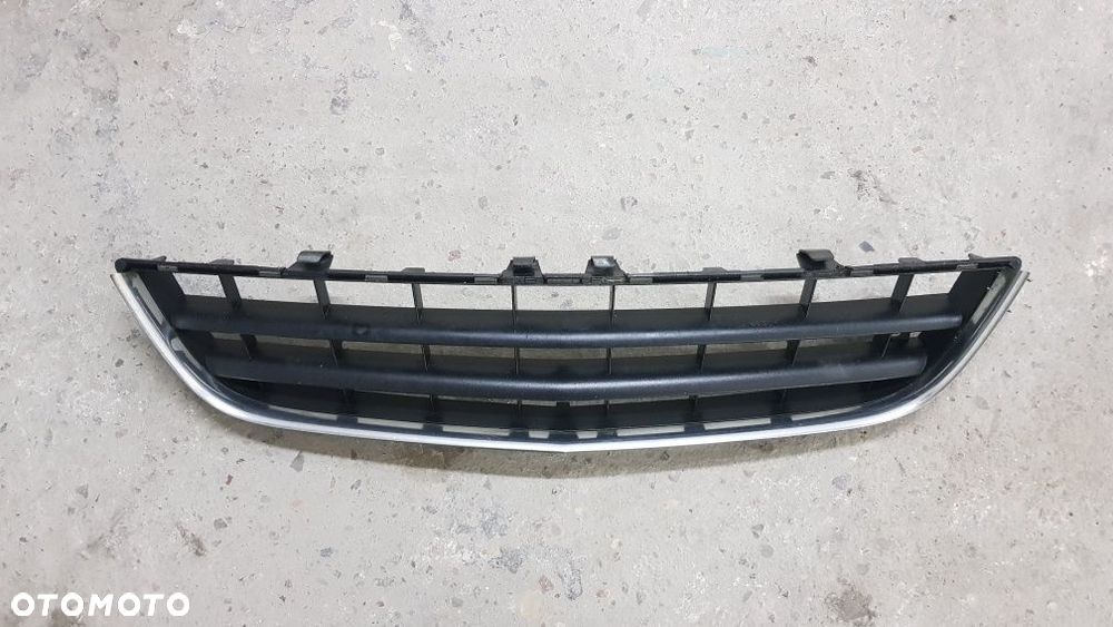 Kratka środkowa zderzaka chrom opel signum vectra c lift po lifcie - 2