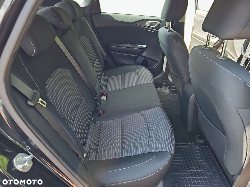 Kia Ceed 1.5 T-GDI M - 33