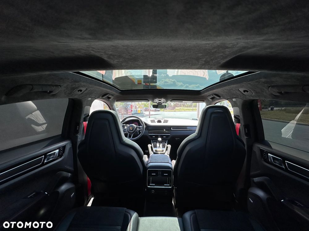 Porsche Cayenne GTS - 7