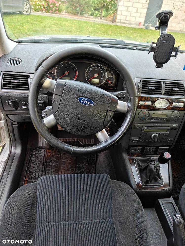 Ford Mondeo - 10