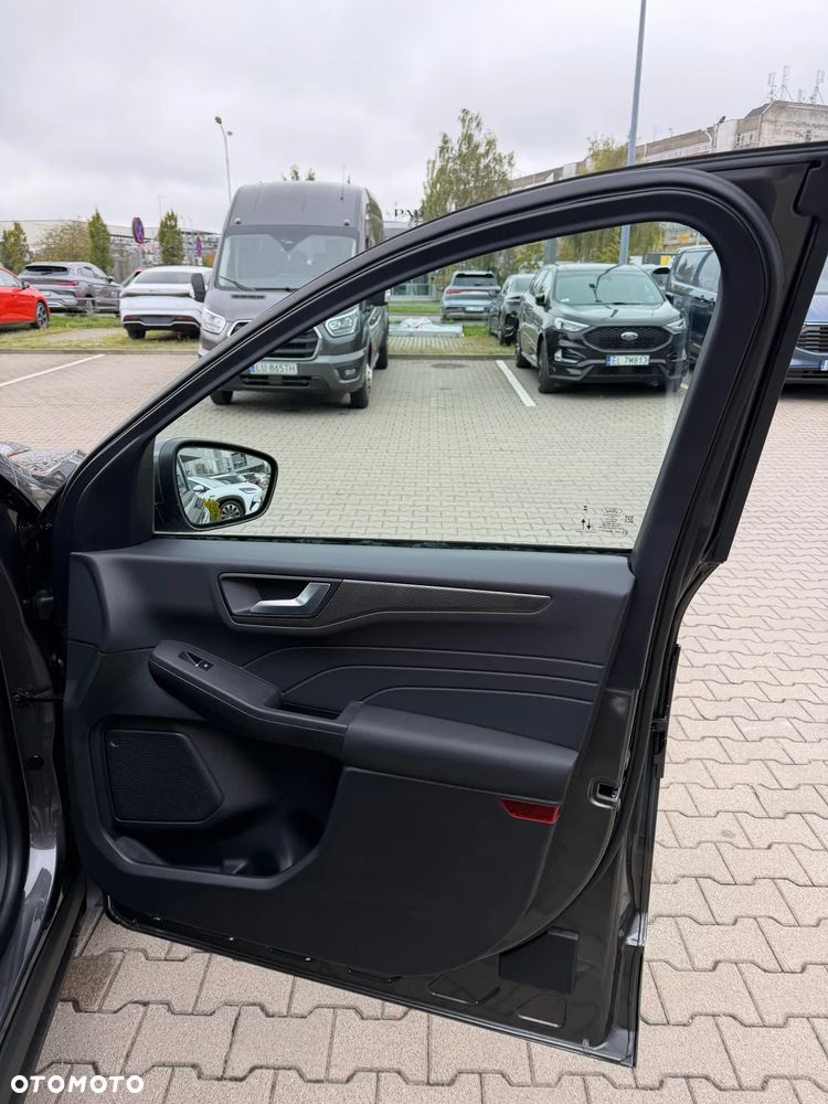 Ford Kuga 2.5 FHEV AWD Titanium eCVT - 29